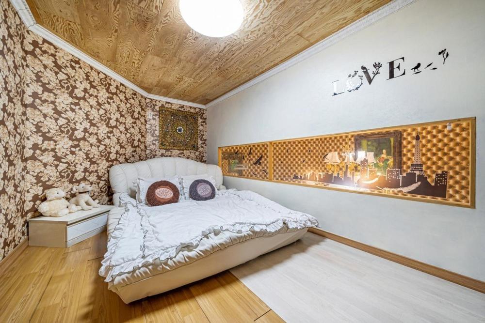 Lala Land Pet Friendly Pension Гиеонгджу Екстериор снимка